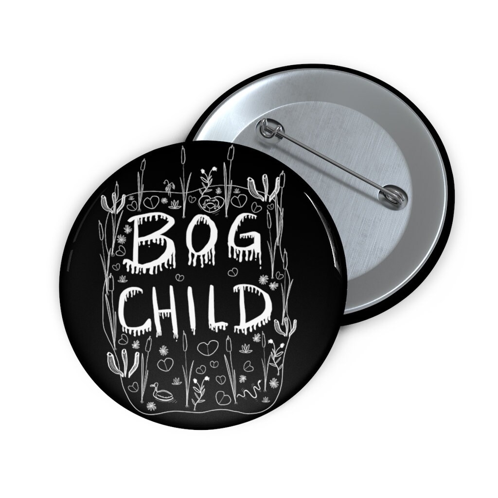 Button Bog Child Buttons Goblincore Gothic Volkskunst Pin Dunkel Academia Witchy Geburtstag Geschenk Weirdcore Goth Punk Weird Cottagecore Button Bog Child Buttons Goblincore Gothic Volkskunst Pin Dunkel Academia Witchy Geburtstag Geschenk Weirdcore Goth Punk Weird Cottagecore von JulieFitzGeraldArt