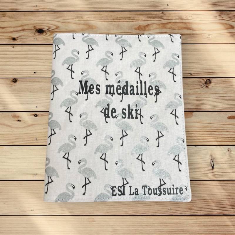 Silberner Flamingo-Ski-Medaillenbeutel Silberner Flamingo-Ski-Medaillenbeutel von JuliePocket