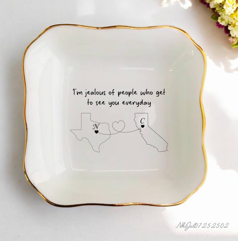 Fern Beziehung Geschenke Für Freundin/Bester Freund Geschenk Bestie Ring Schale Mit Initiale, Us State Initial Paar Fern Beziehung Geschenke Für Freundin/Bester Freund Geschenk Bestie Ring Schale Mit Initiale, Us State Initial Paar von JulienPShop