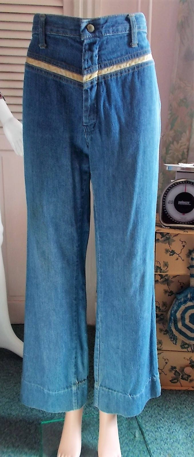 Jahrgang 1970 Unbranded Nyc Jeans Mit Gold Lamé Trimmen, Dass Hat Mich Geschickt Home - Größe 11 Jahrgang 1970 Unbranded Nyc Jeans Mit Gold Lamé Trimmen, Dass Hat Mich Geschickt Home - Größe 11 von JulietsTreasuresUSA