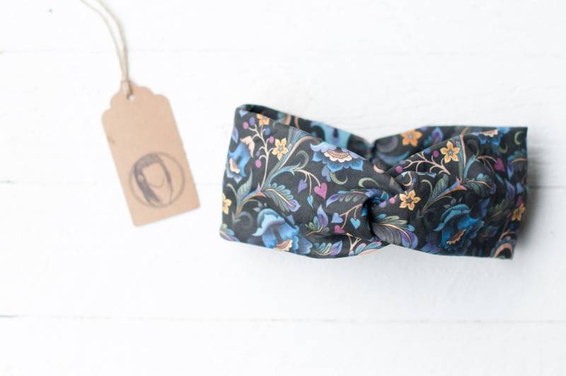 Breites Haarband Mit Blumen Muster Stirnband Schwarz Blau Rosa Gelben , Dunkle Töne Aus Bio - Baumwolle, Gothic, Dunkelbunt von JuliettaVgwendetta