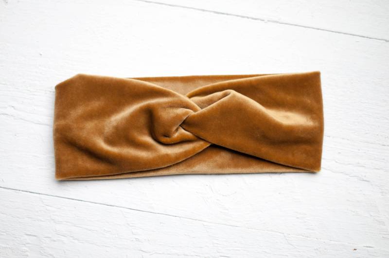 Goldenes Samt Stirnband Für Den Herbst/Winter Mit Aus in Uni Farben Gold Gelb Ohren Wärmer Haarband Boho Hippie Beige Edel Goldenes Samt Stirnband Für Den Herbst/Winter Mit Aus in Uni Farben Gold Gelb Ohren Wärmer Haarband Boho Hippie Beige Edel von JuliettaVgwendetta