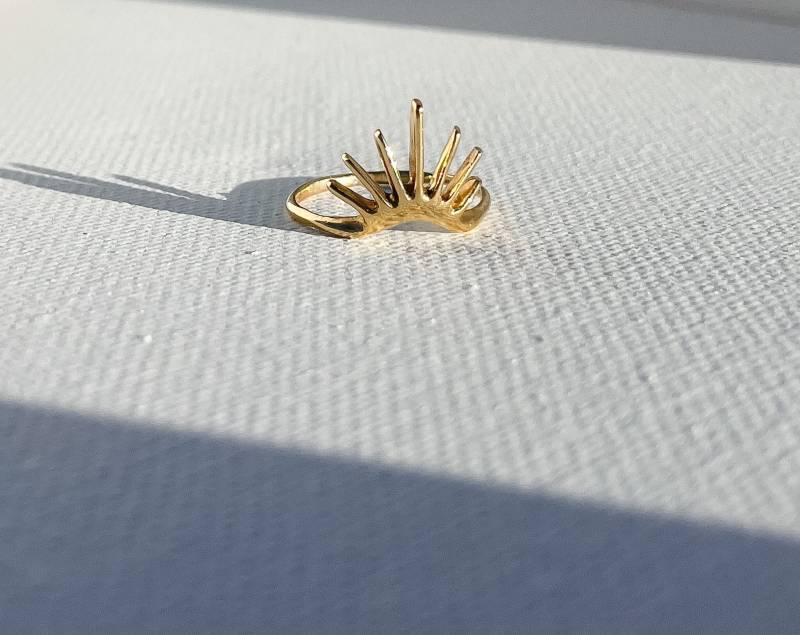 Horizont Ring/ Sonnenstrahl Sonnen Gold Stapel Ring Horizont Ring/ Sonnenstrahl Sonnen Gold Stapel Ring von JulietteMuirJewelry