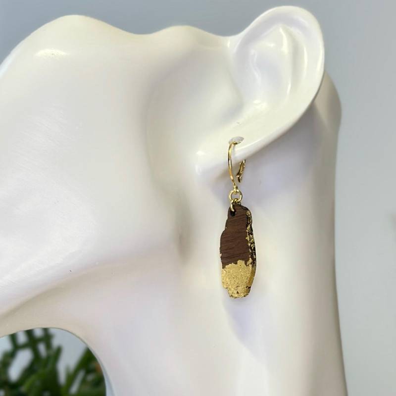 Handgemachte Einzigartige Ohrringe Hängend Holz Und Blattgold Handgemachte Einzigartige Ohrringe Hängend Holz Und Blattgold von JulisHerzensperle