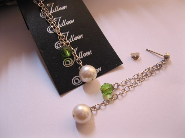 Limette, Grün, Kristall, Doppelt, Kette, Baumeln, Sterling, Silber, Lang, Weiß, Perle Und Punziert, Ohrring Von Julleen Jewels von JulleenJewels