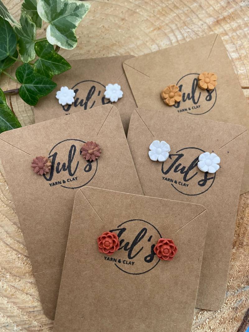 Handgemachte Blumen Ohrstecker Aus Polymer-Ton von JulsYarnandClayShop