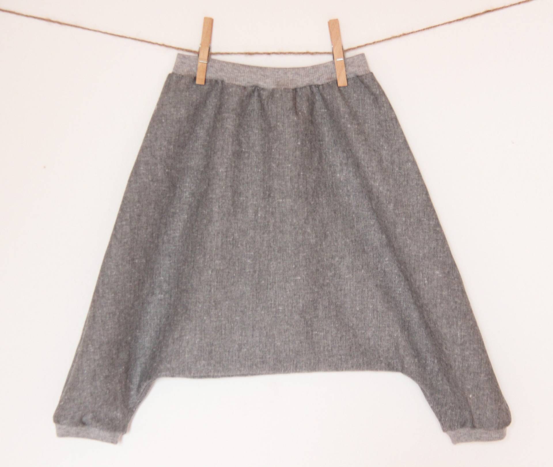Kurze Haremshose Unisex Gr. 98 Kurze Haremshose Unisex Gr. 98 von Julsetmoi
