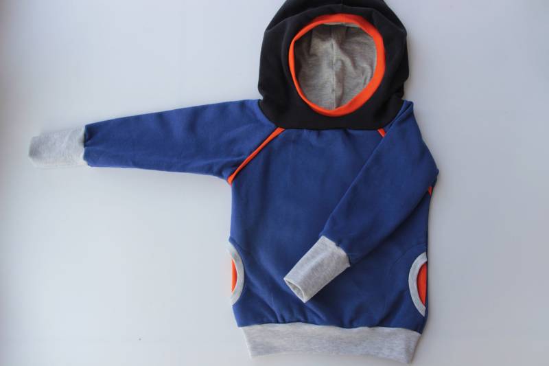 Retro Hoodie Kapuzenpullover Gr. 98/104 Retro Hoodie Kapuzenpullover Gr. 98/104 von Julsetmoi