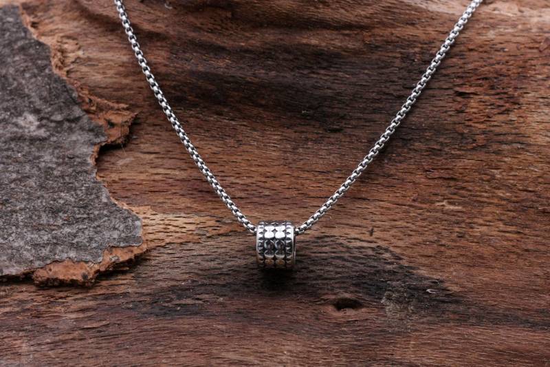 Halskette Herren Männer Aus Edelstahl in Silber, Mit Silberner Edelstahlperlen von JulusJason