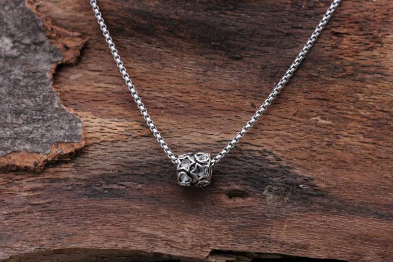 Halskette Herren Männer Aus Edelstahl in Silber, Mit Verzierter Metall-Schmuckperlen von JulusJason