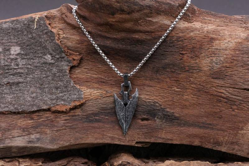 Herren Halskette - Edelstahl Anhänger Maskuline Wikinger Pfreilspitze Anhänger- Männer Schmuck Silber von JulusJason