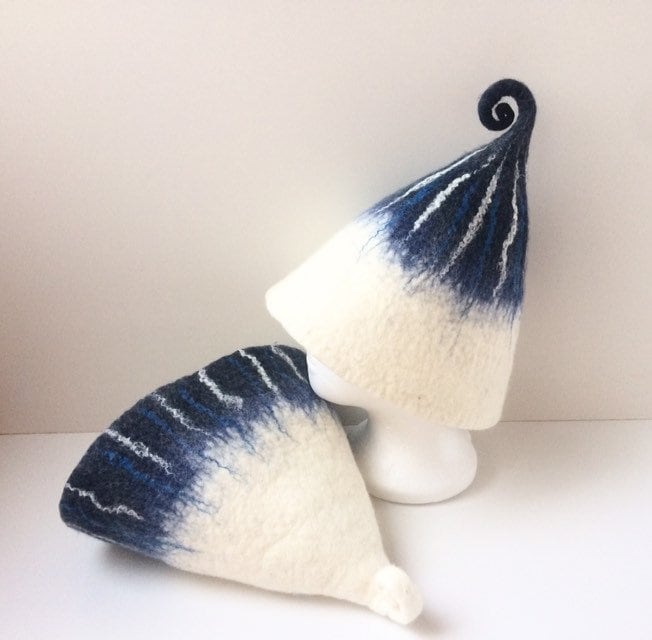 Gefilztes Weiß Blaues Sauna Hut Set Aus Wolle von JulysFelt