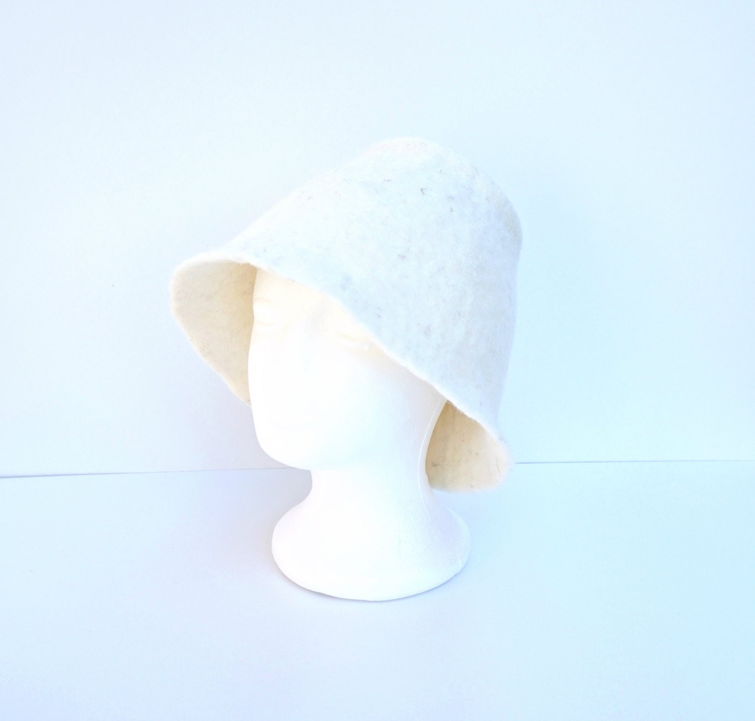 Naturweißer Saunahut Aus Wolle Handgefilzt. Handgemacht, Um Zu Bestellen von JulysFelt