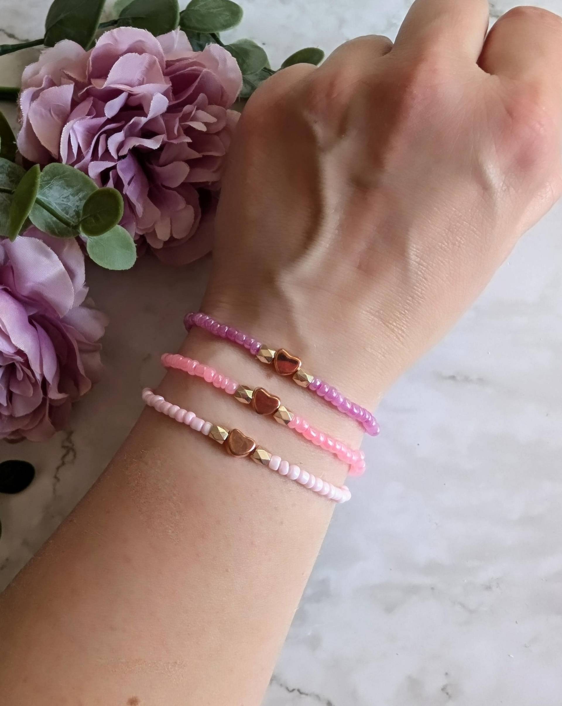 Zarte Rosa Perlenarmbänder, Rosé Liebe, Unikat, Mit Liebe Gefädelt Zarte Rosa Perlenarmbänder, Rosé Liebe, Unikat, Mit Liebe Gefädelt von JulysMaschenzauber