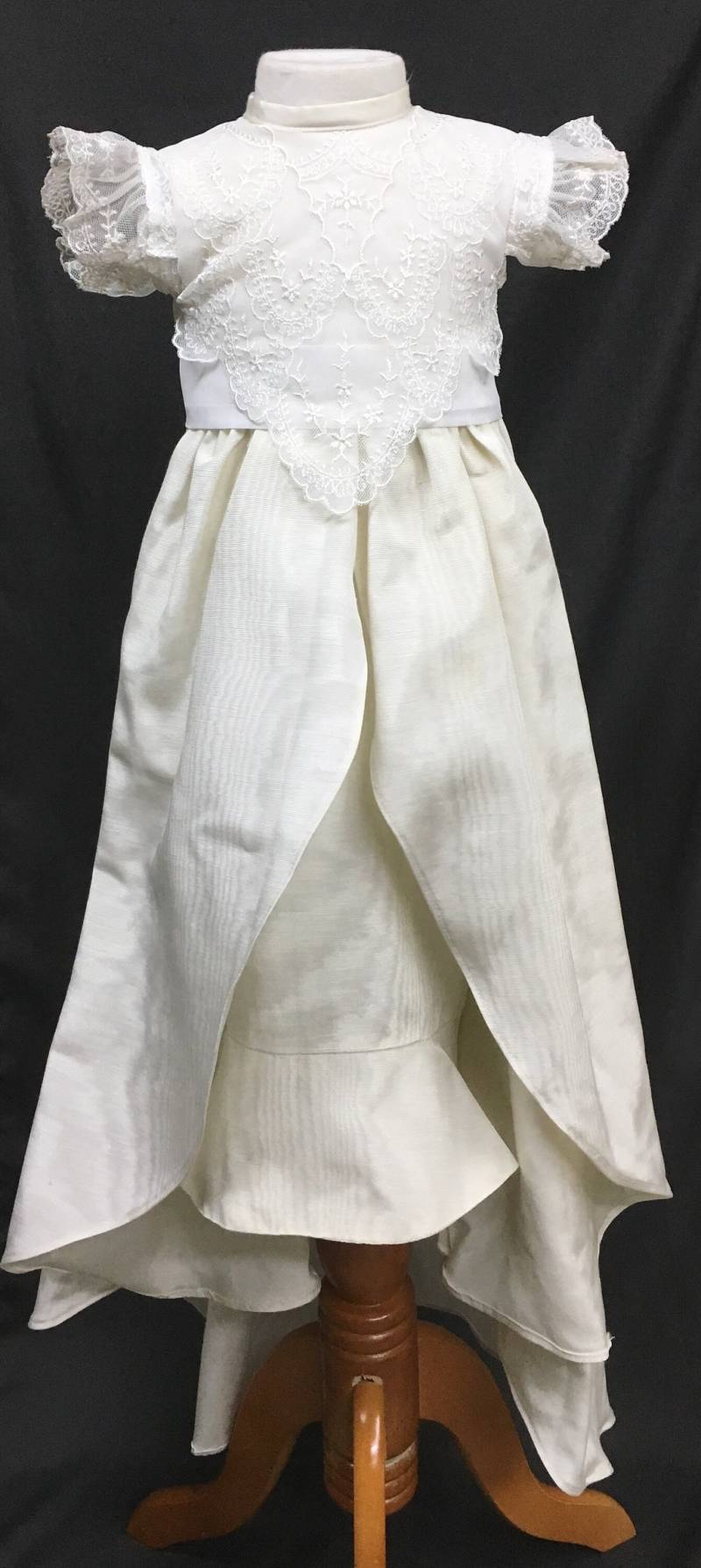 Taufe Kleid Aus Hochzeitskleid Benutzerdefinierte Handgefertigt von JumakarDesigns