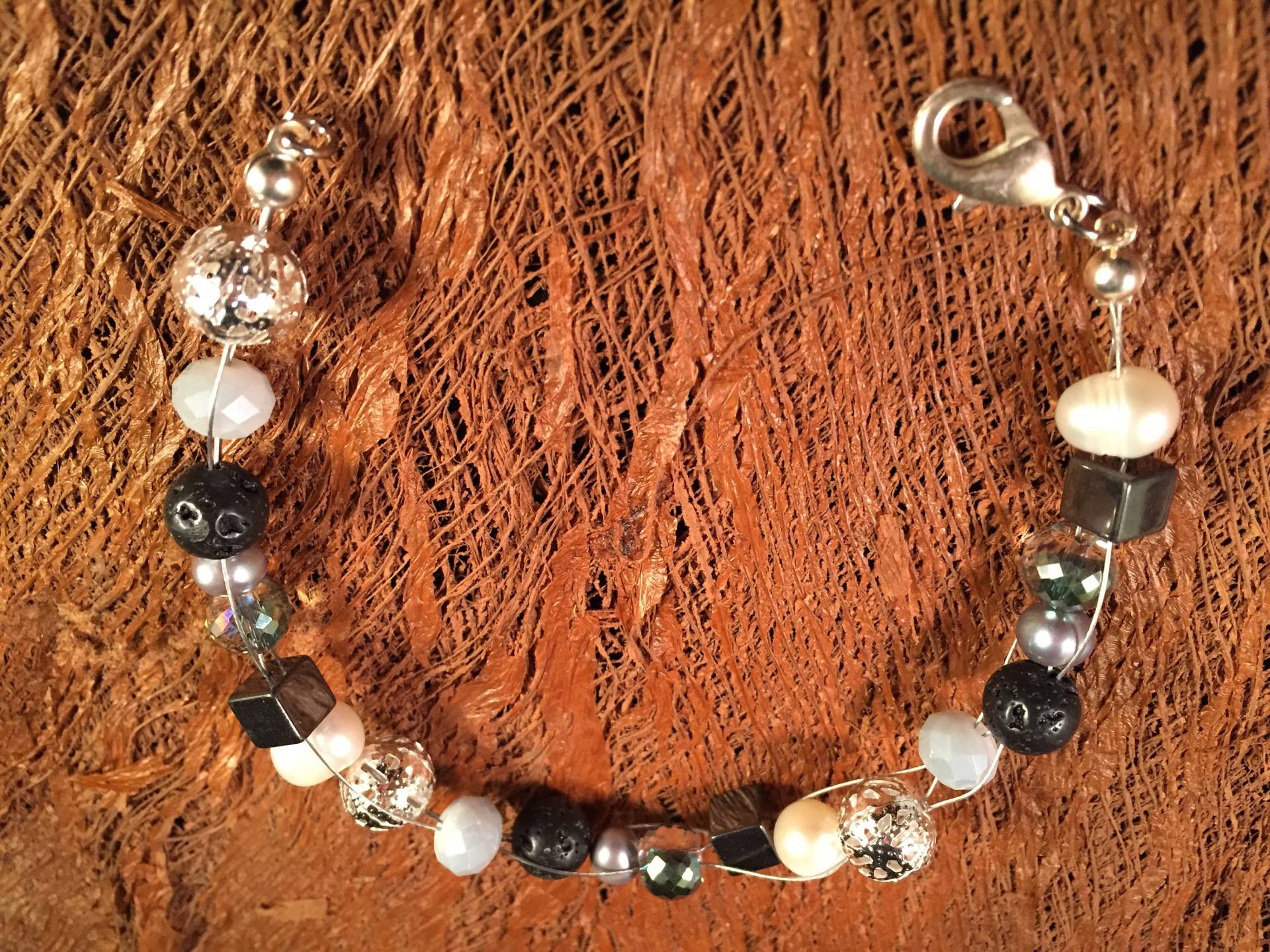 Black&white Armband Silberfarben von JumanArt