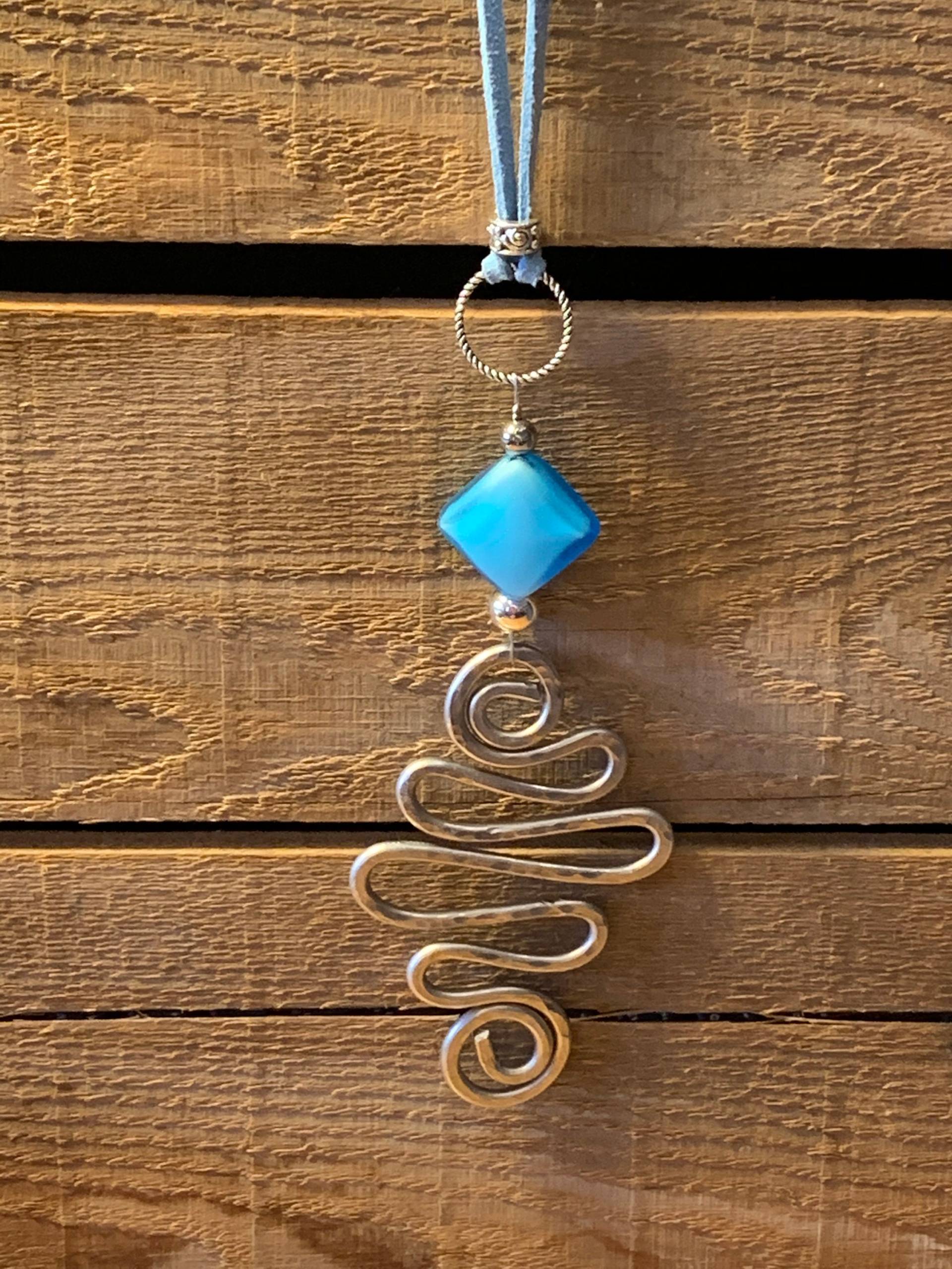 Lange Kette Aus Aluminium , Murano Glas, Halskette, Blau, Türkis, Gehämmertes Alu, Frau, Geschenk, Unikat, Anhänger von JumanArt