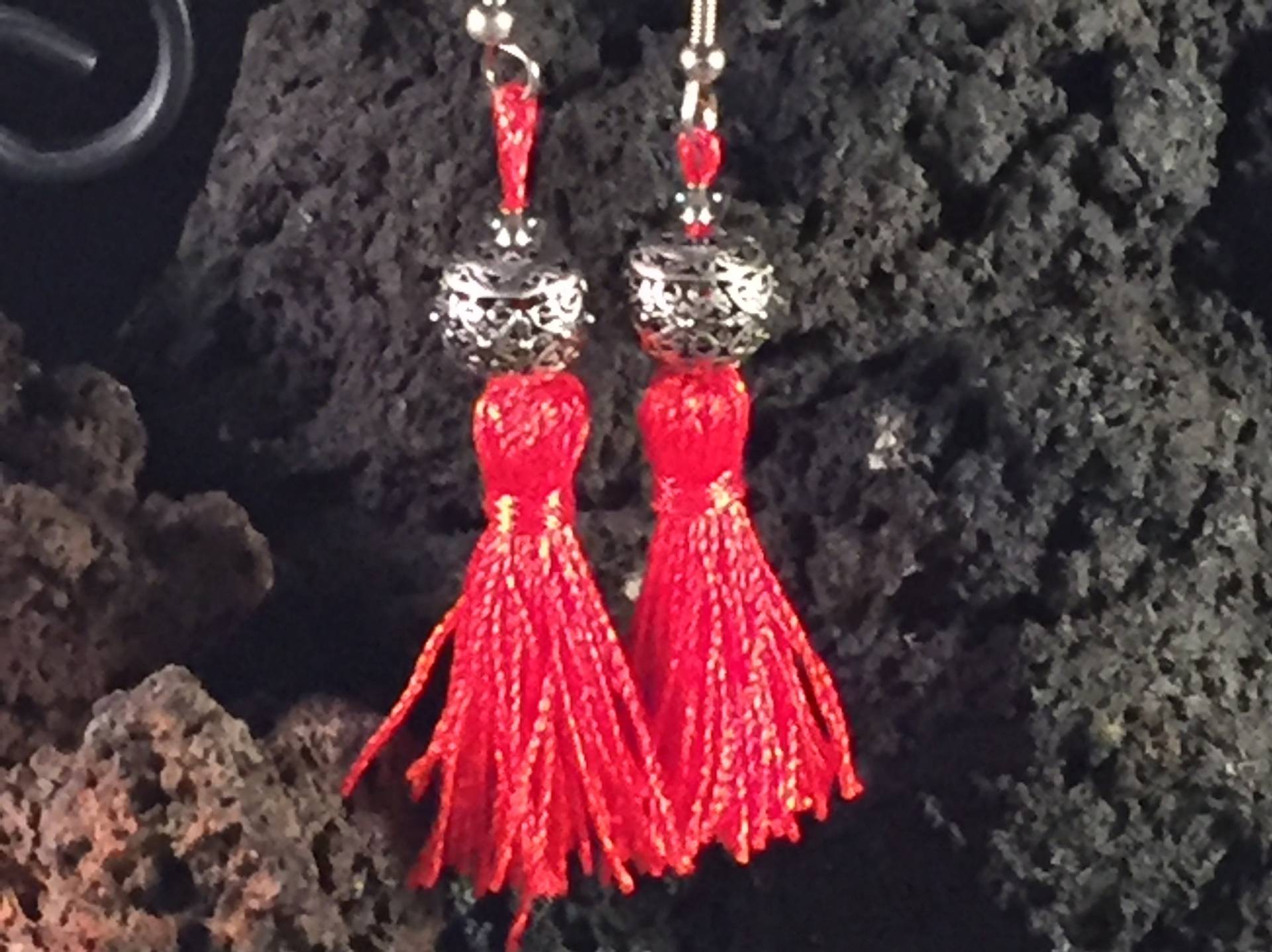 Ohrhänger, Quaste. Super Leicht Und Schön in Rot von JumanArt