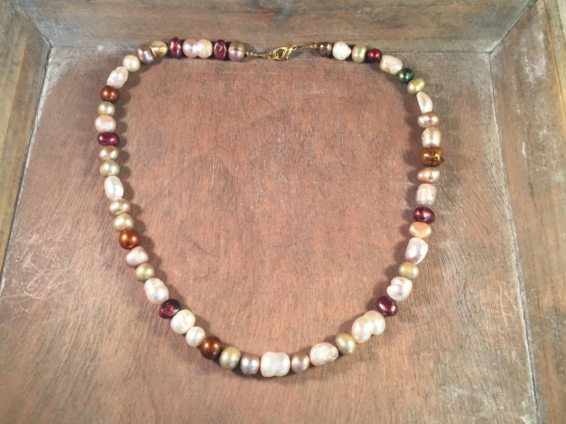 Süßwasserperlenkette in Weiß Braun /Herbstlich/ von JumanArt