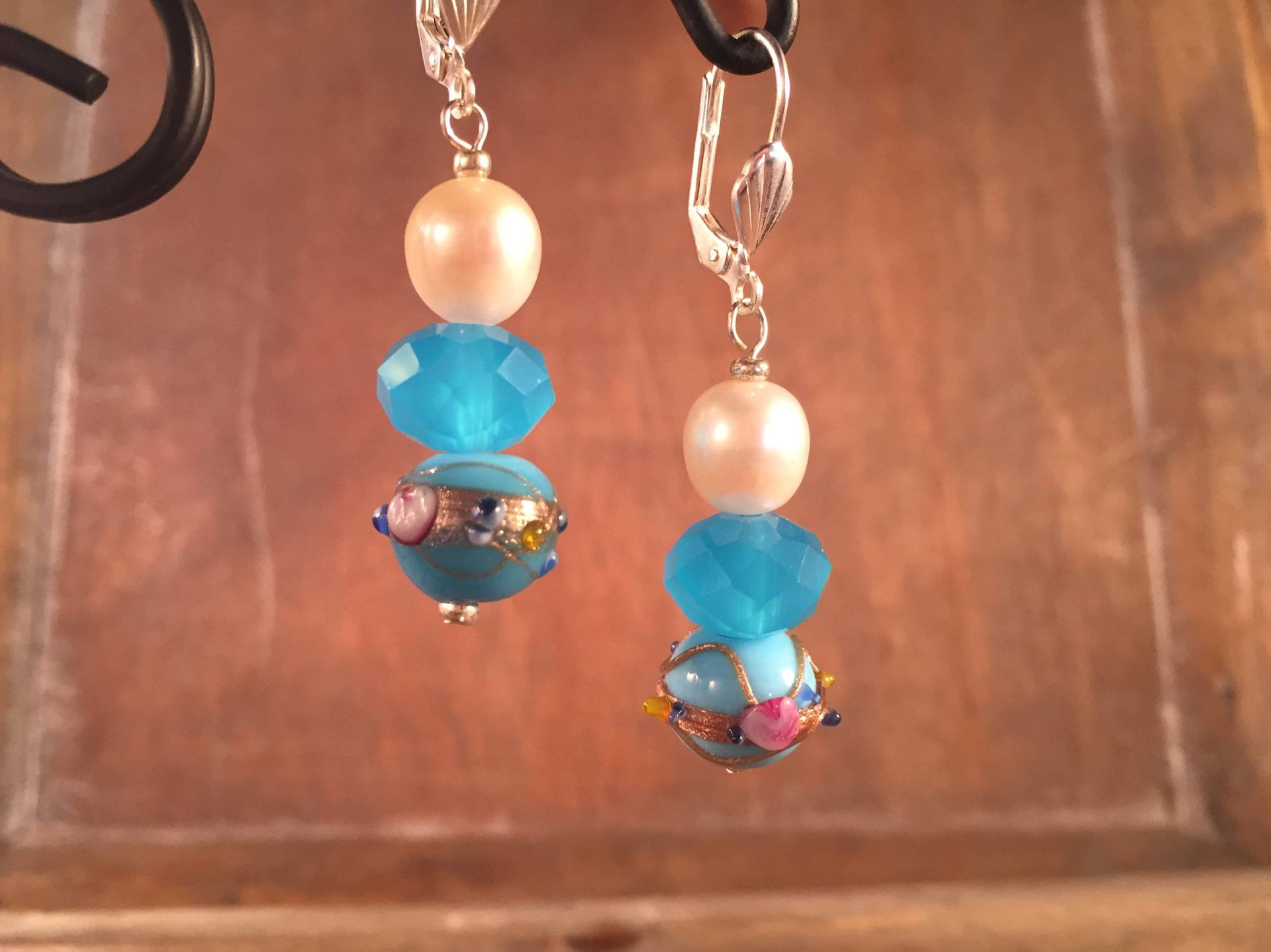 Türkisfarbene Ohrhänger Glas Und Süßwasserperle von JumanArt