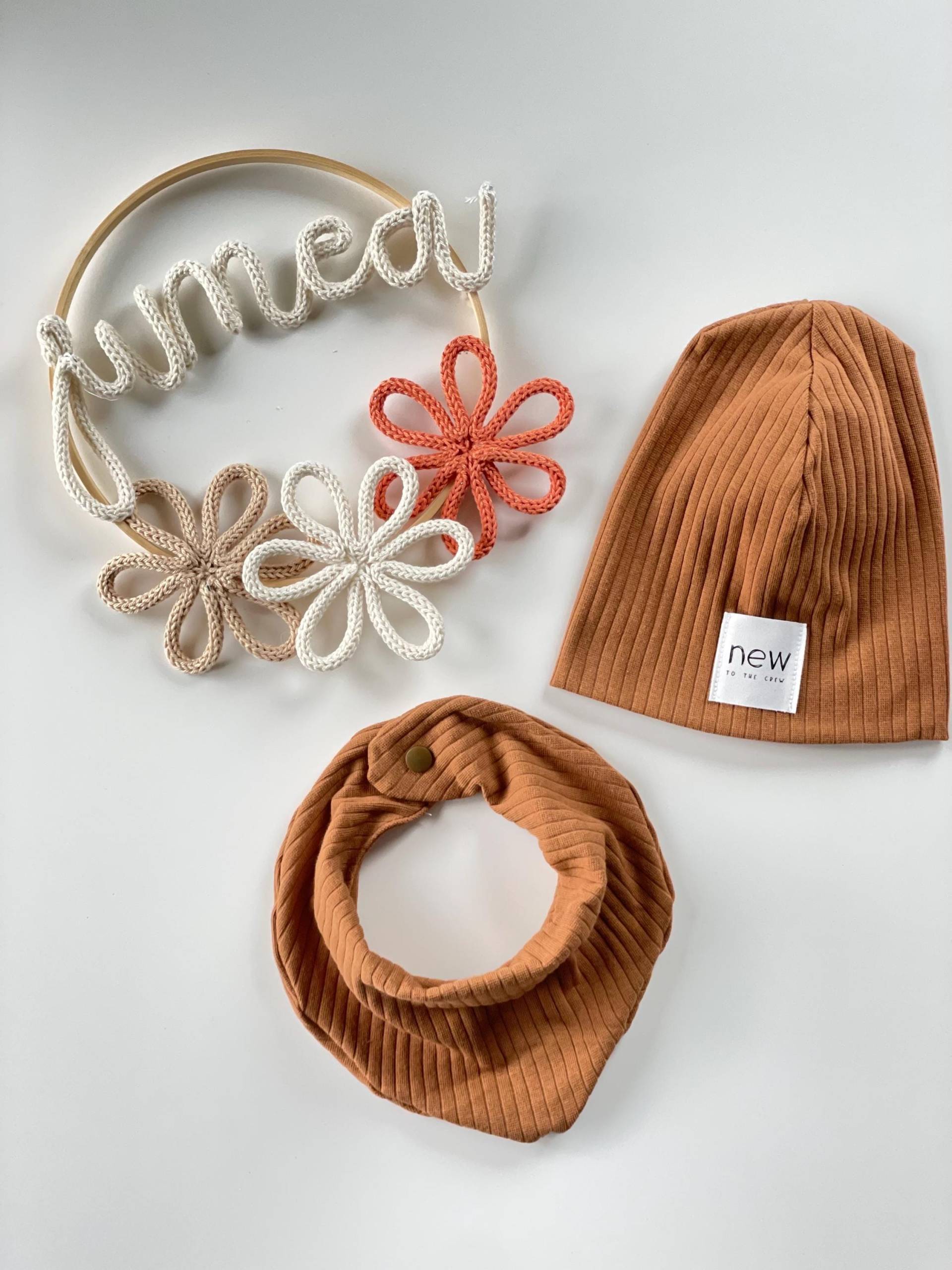 Beanie Mütze Breitripp Jersey Babys Kleinkind Kinder Braun M. Patch Nach Wunsch in Versch. Größen Möglich | Ku 43-52cmMit Passendem Halstuch Beanie Mütze Breitripp Jersey Babys Kleinkind Kinder Braun M. Patch Nach Wunsch in Versch. Größen Möglich | Ku 43-52cmMit Passendem Halstuch von JumeaHandmade