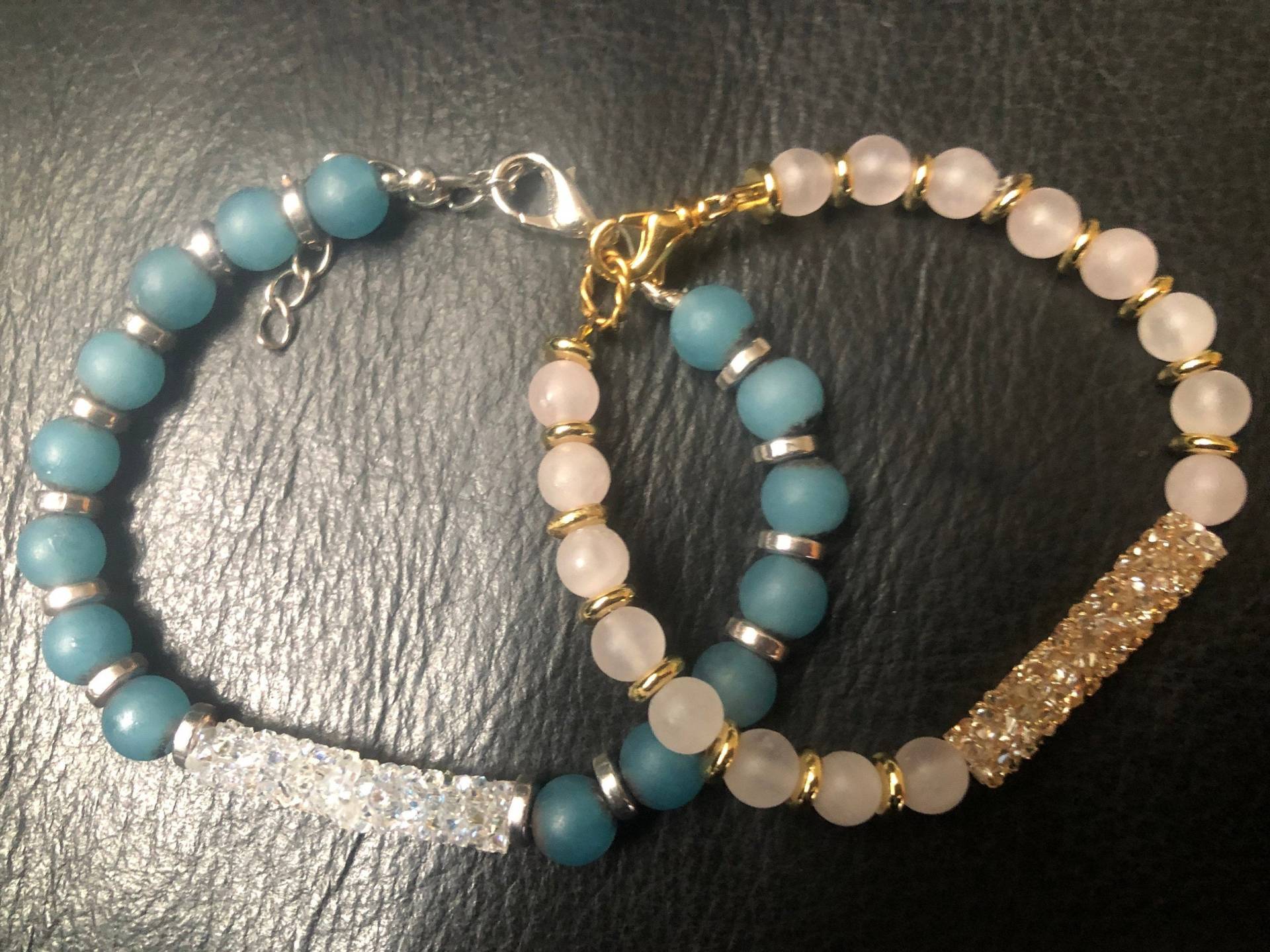 Swarovski Crystal Und Blue Oder Pink Quartz Armband, Mit Edelstahl Spacern Rose Gold Einem Hummerverschluss, Der Sich in Größe Anpasst von JumelleDesign