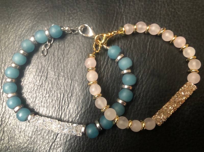 Swarovski Crystal Und Blue Oder Pink Quartz Armband, Mit Edelstahl Spacern Rose Gold Einem Hummerverschluss, Der Sich in Größe Anpasst von JumelleDesign