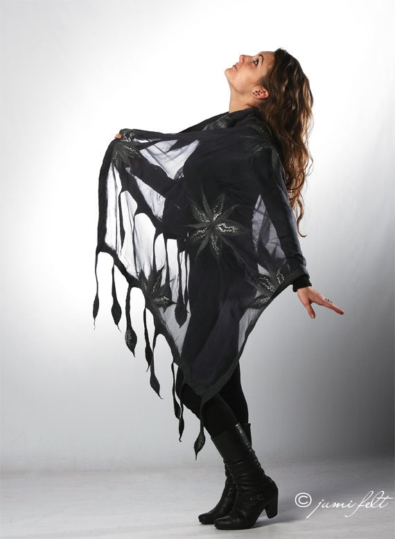 Nuno Gefilzte Schal - Grau Style Mit Blättern Handgemachte Seide Und Wolle Besondere Anlass von JumiFelt