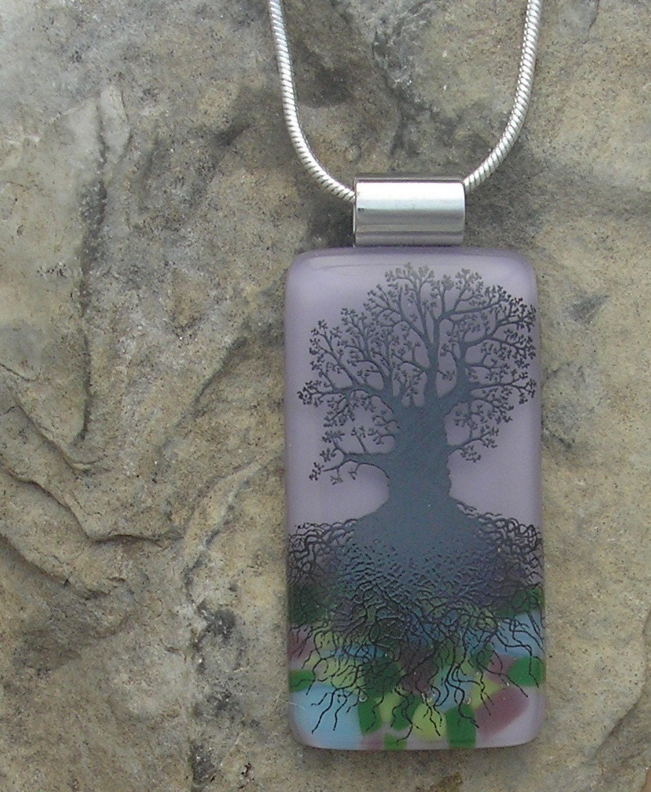 Lila Baum Des Lebens Halskette Verschmolzen Glas Anhänger Lila Baum Des Lebens Halskette Verschmolzen Glas Anhänger von JumpGlass