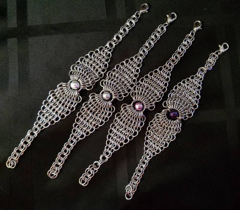 Handgemachtes Edelstahl Armband Mit Perle in Der Mitte Handgemachtes Edelstahl Armband Mit Perle in Der Mitte von JumpinJewelryStore