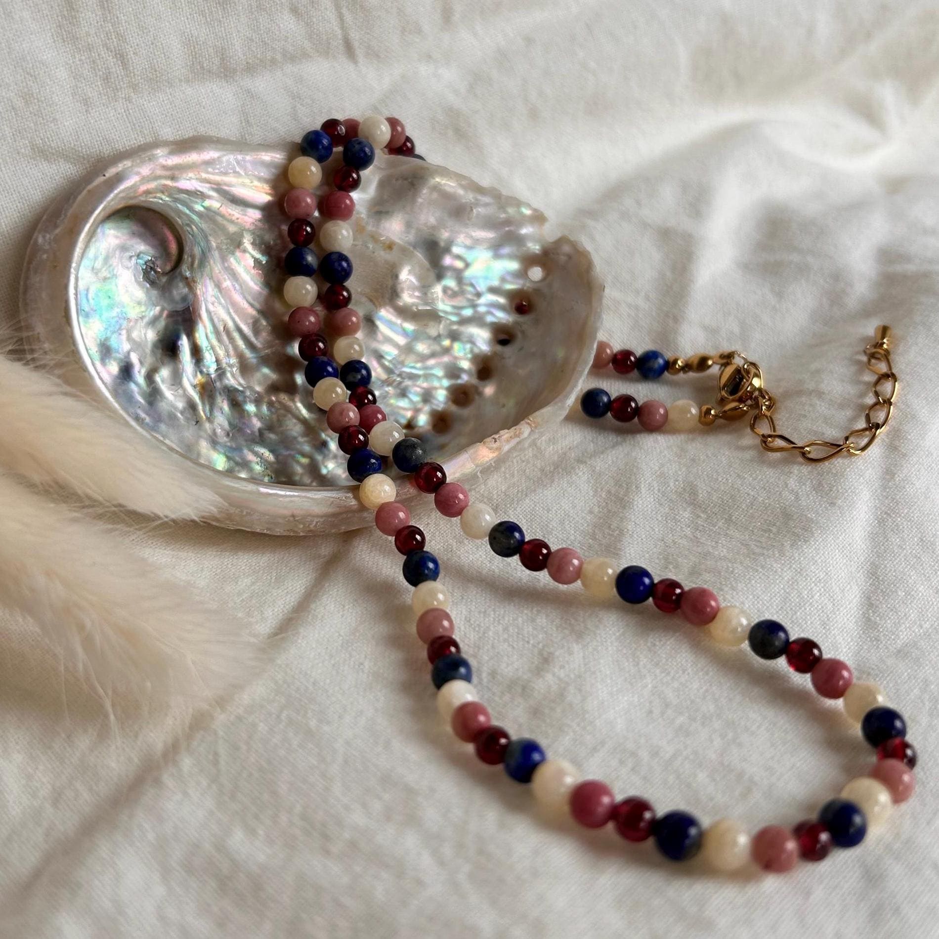Kamelie - Bunte Edelsteinkette, Wahlweise Mit Anhänger, Sommer Halskette, Heilsteinschmuck Kamelie - Bunte Edelsteinkette, Wahlweise Mit Anhänger, Sommer Halskette, Heilsteinschmuck von JunaHandgemachtDE