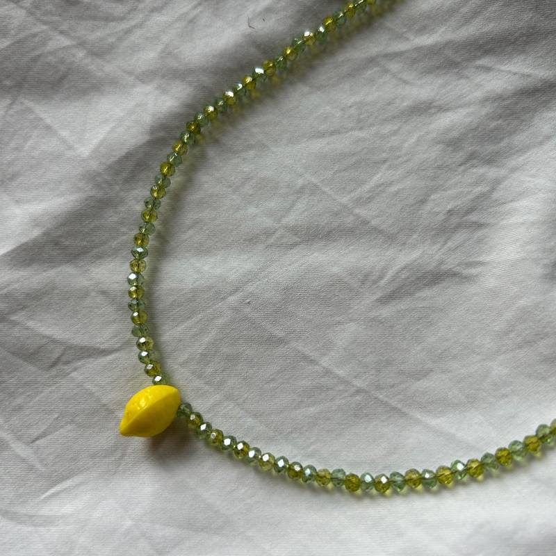 Lemongreen - Grüne Perlenkette Mit Zitrone Für Den Sommer, Bunte Halskette von JunaHandgemachtDE