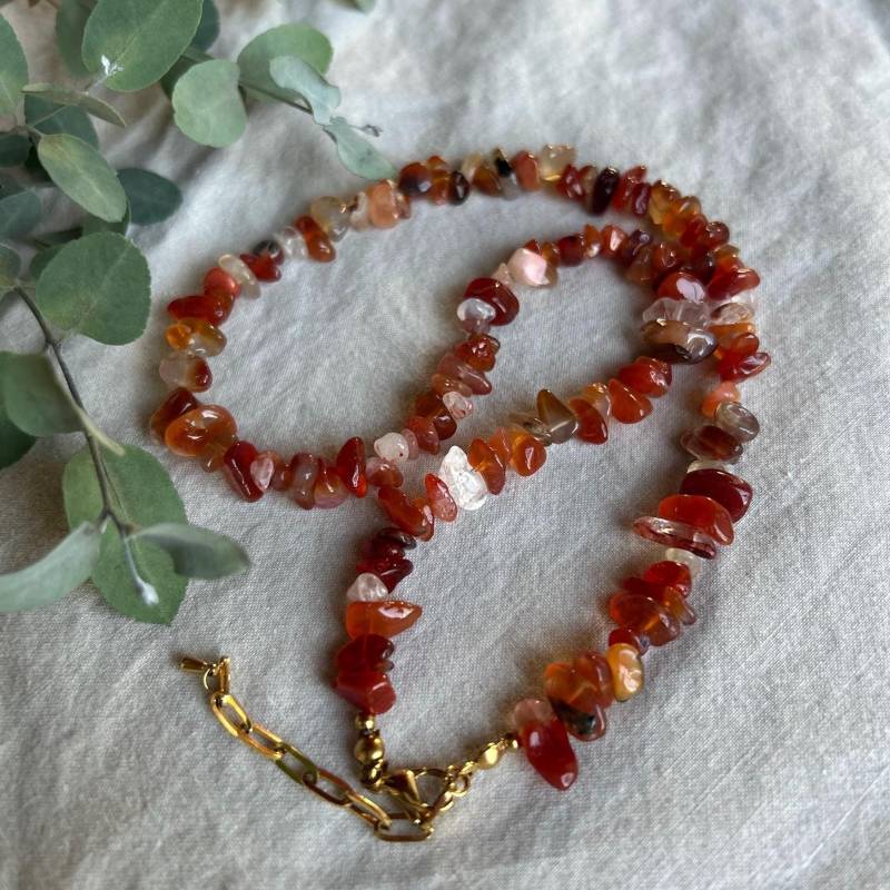 Lia - Karneol Splitterkette | Handgemachte Edelsteinkette in Orange Natürlicher Schmuck Boho-Schmuck von JunaHandgemachtDE