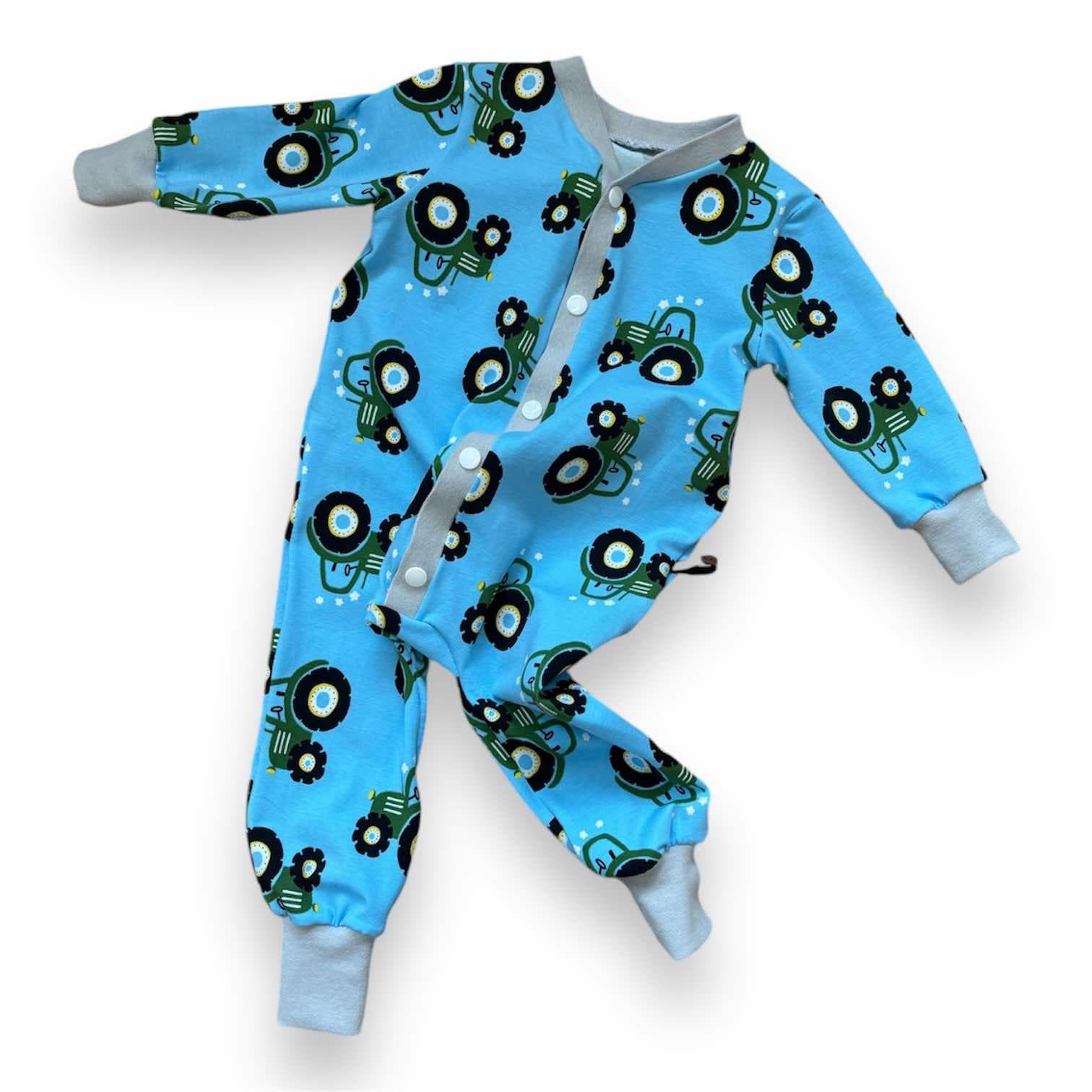 strampler Babyanzug Overall "Kleiner Traktor" Trecker Hellblau Grau Blau Grün Bauernhof Schlafanzug Juna 62 68 74 80 86 92 98 104 110 116 von JunaKindermodede