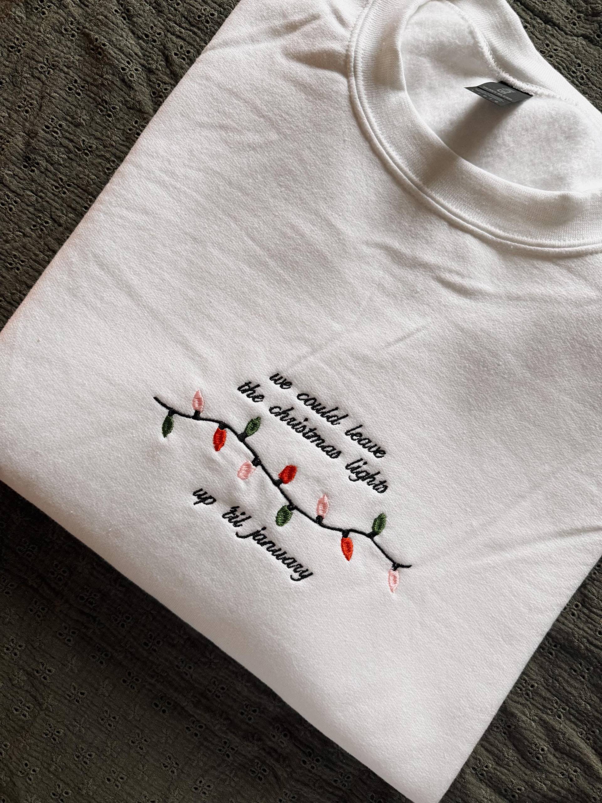 Christmas Lights Lover Inspiriertes Sweatshirt - Weihnachtsgeschenkidee Für Swifties von JunasWorldDE