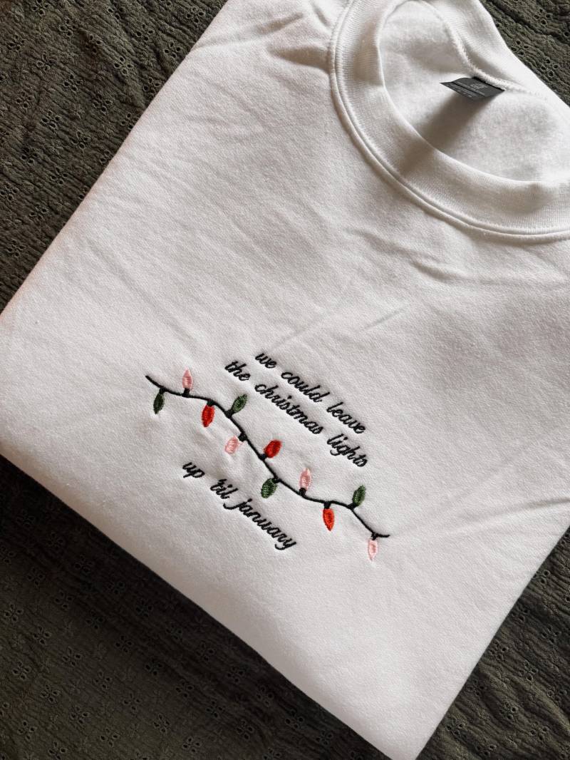 Christmas Lights Lover Inspiriertes Sweatshirt - Weihnachtsgeschenkidee Für Swifties von JunasWorldDE