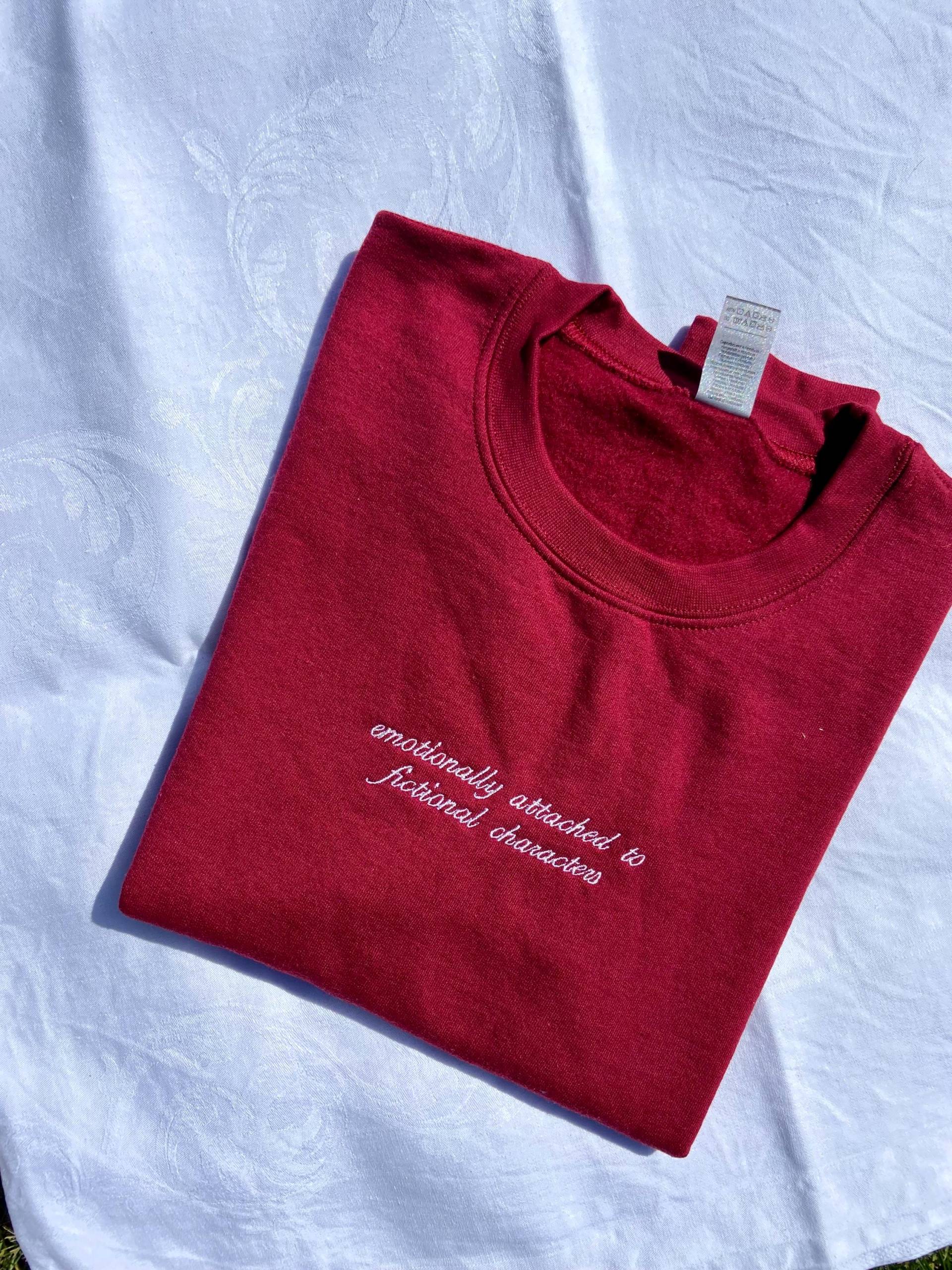 Emotionally Attached To Fictional Characters Crewneck Unisex Sweatshirt Emotionally Attached To Fictional Characters Crewneck Unisex Sweatshirt von JunasWorldDE