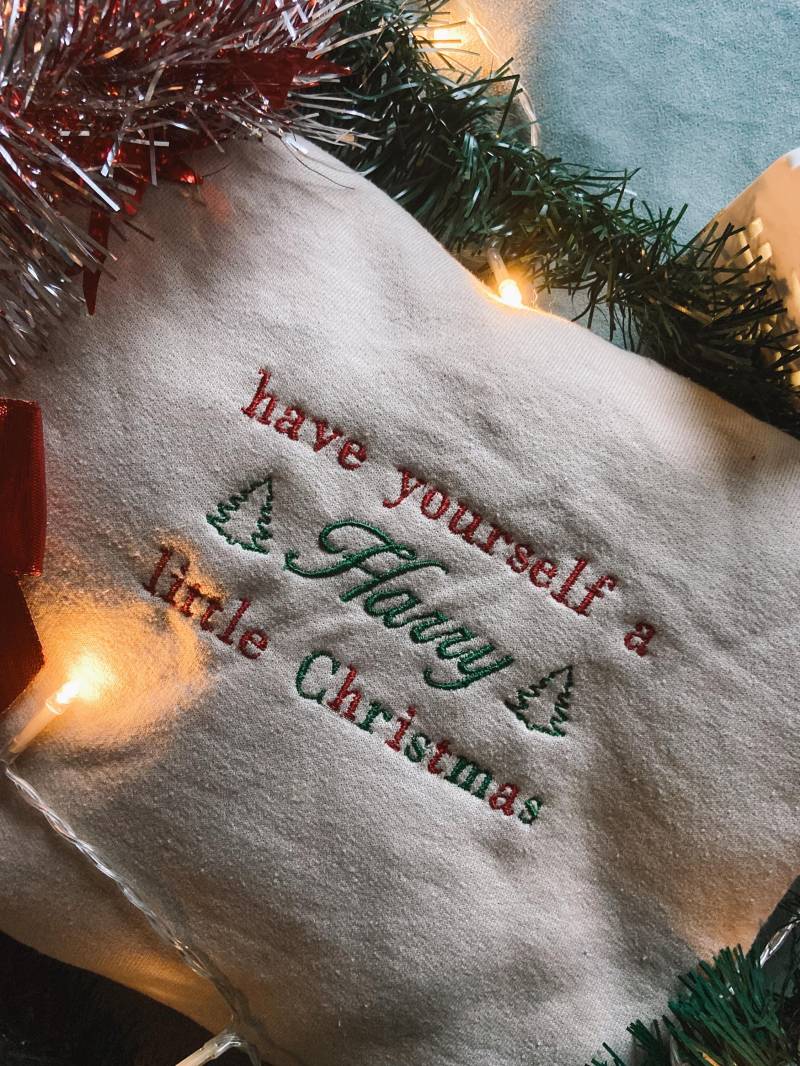 Harry Christmas Crewneck Unisex Sweatshirt Harry Christmas Crewneck Unisex Sweatshirt von JunasWorldDE