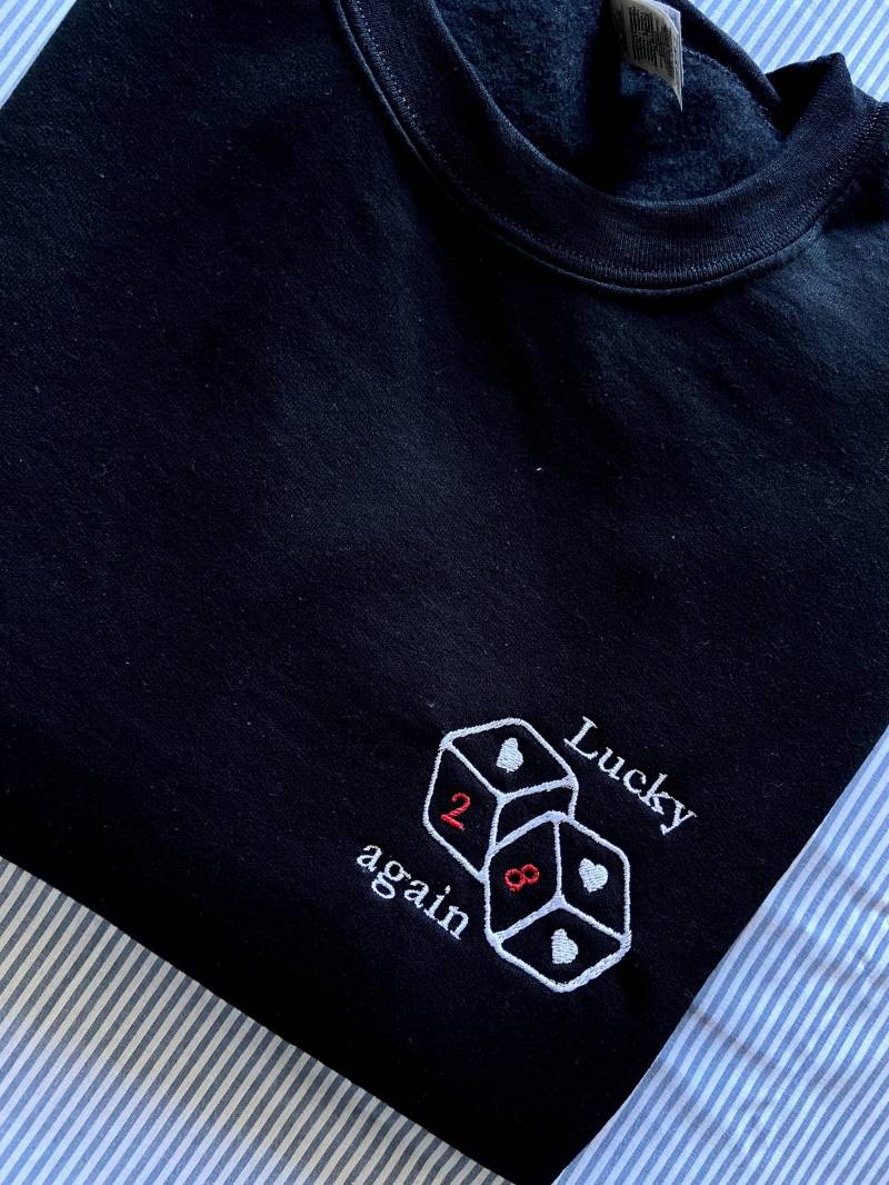 Lucky Again Crewneck Unisex Sweatshirt von JunasWorldDE