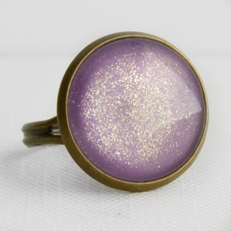 Amethyst Schimmer Ring in Antike Bronze - Lavendel Lila Cocktail Mit Gold Funkeln von JunestoneMarket