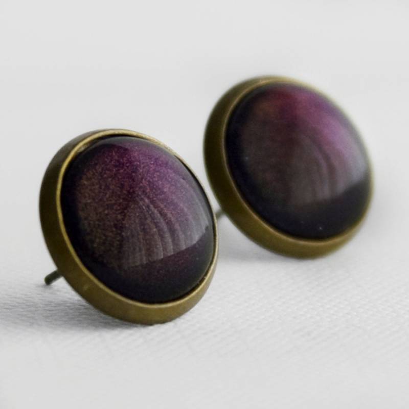 Deep Plum Ohrstecker in Antike Bronze - Dunkel Violette Ohrstecker, Gothic Schmuck, Witchy Ohrringe, Handgemachte Fake Plugs, Farbwechselnd Deep Plum Ohrstecker in Antike Bronze - Dunkel Violette Ohrstecker, Gothic Schmuck, Witchy Ohrringe, Handgemachte Fake Plugs, Farbwechselnd von JunestoneMarket