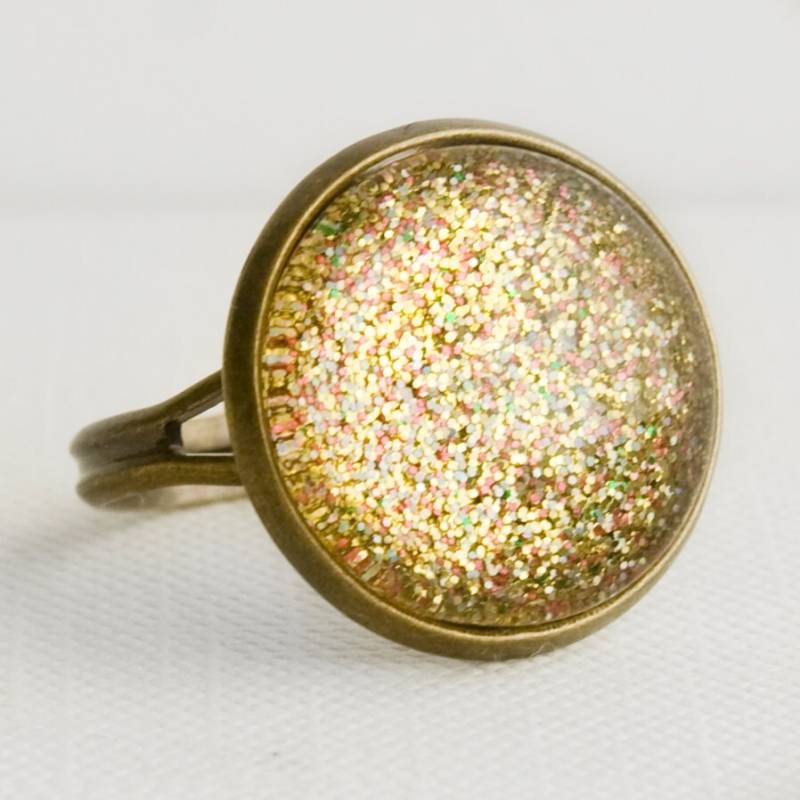 Golden Treasure Ring in Antiker Bronze - Glitzerndes Gold & Mehrfarbiger Funkelnder Glasring Golden Treasure Ring in Antiker Bronze - Glitzerndes Gold & Mehrfarbiger Funkelnder Glasring von JunestoneMarket
