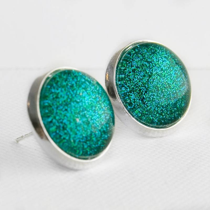 Mermaid Tears Post Ohrringe in Silber - Türkis, Blau, Grün, Ocean Glitter Ohrstecker, Meerjungfrau Schmuck, Fake Plugs, Sirene, Seafoam Grün von JunestoneMarket