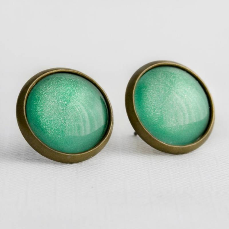Mint Apple Ohrstecker in Antik Bronze - Minty Grüne Mit Subtilem Schimmer von JunestoneMarket