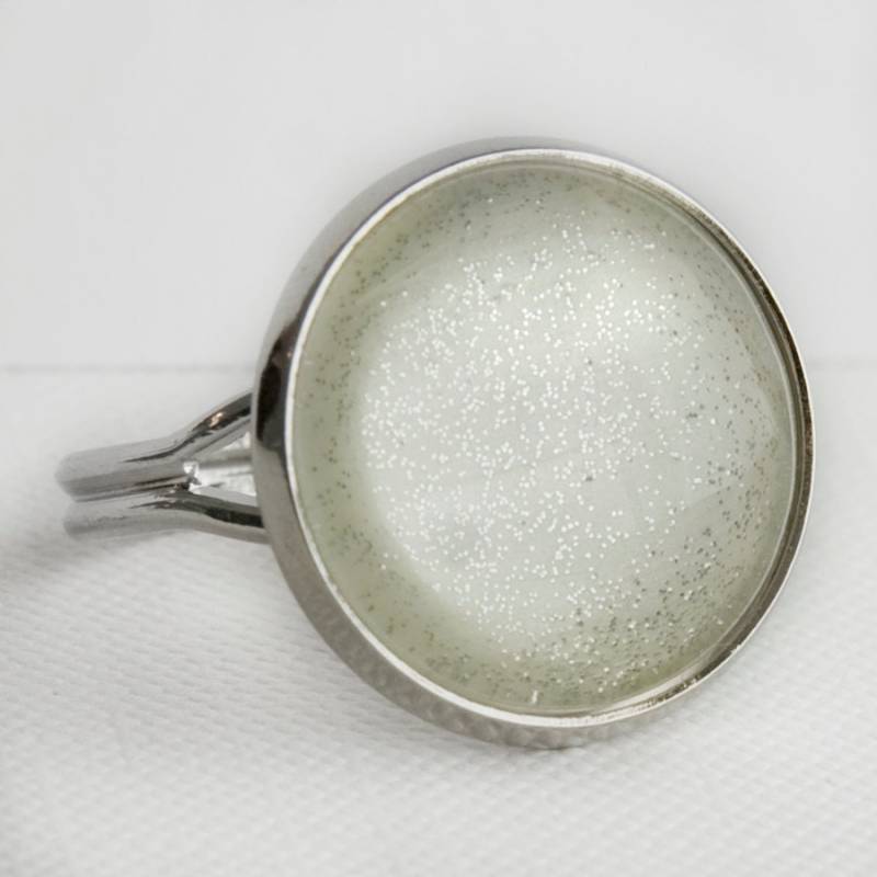 Schneekugel Ring in Silber - Glitzernde Weiß Und Cocktail Schneekugel Ring in Silber - Glitzernde Weiß Und Cocktail von JunestoneMarket