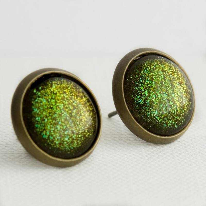 Zombie Post Ohrringe in Antike Bronze - Olive Ohrstecker, Moosgrün, Glitzer Halloween Schmuck, Witchy Wald Zombie Post Ohrringe in Antike Bronze - Olive Ohrstecker, Moosgrün, Glitzer Halloween Schmuck, Witchy Wald von JunestoneMarket