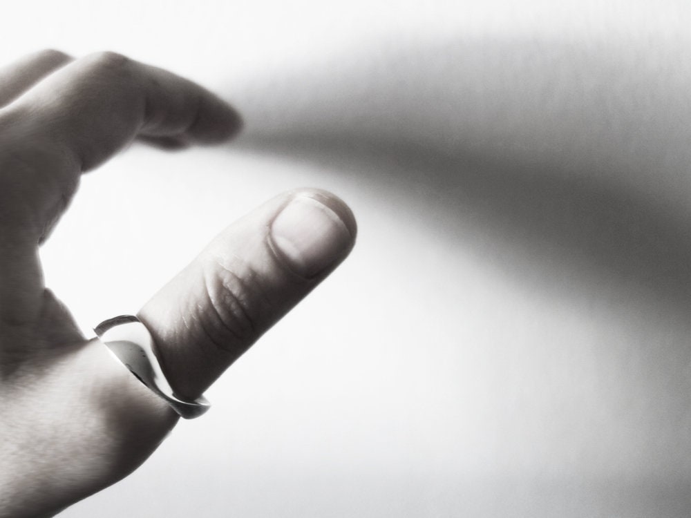 Handgefertigter Sterling Silber Möbius Ring Unisex Infinity Band Handgefertigter Sterling Silber Möbius Ring Unisex Infinity Band von JungSunJewellery