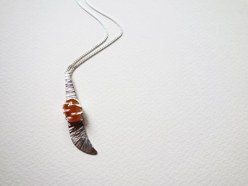 Geschmiedete Sterling Silber Achat Halskette Moderner Handgemachter Anhänger Geschmiedete Sterling Silber Achat Halskette Moderner Handgemachter Anhänger von JungSunJewellery