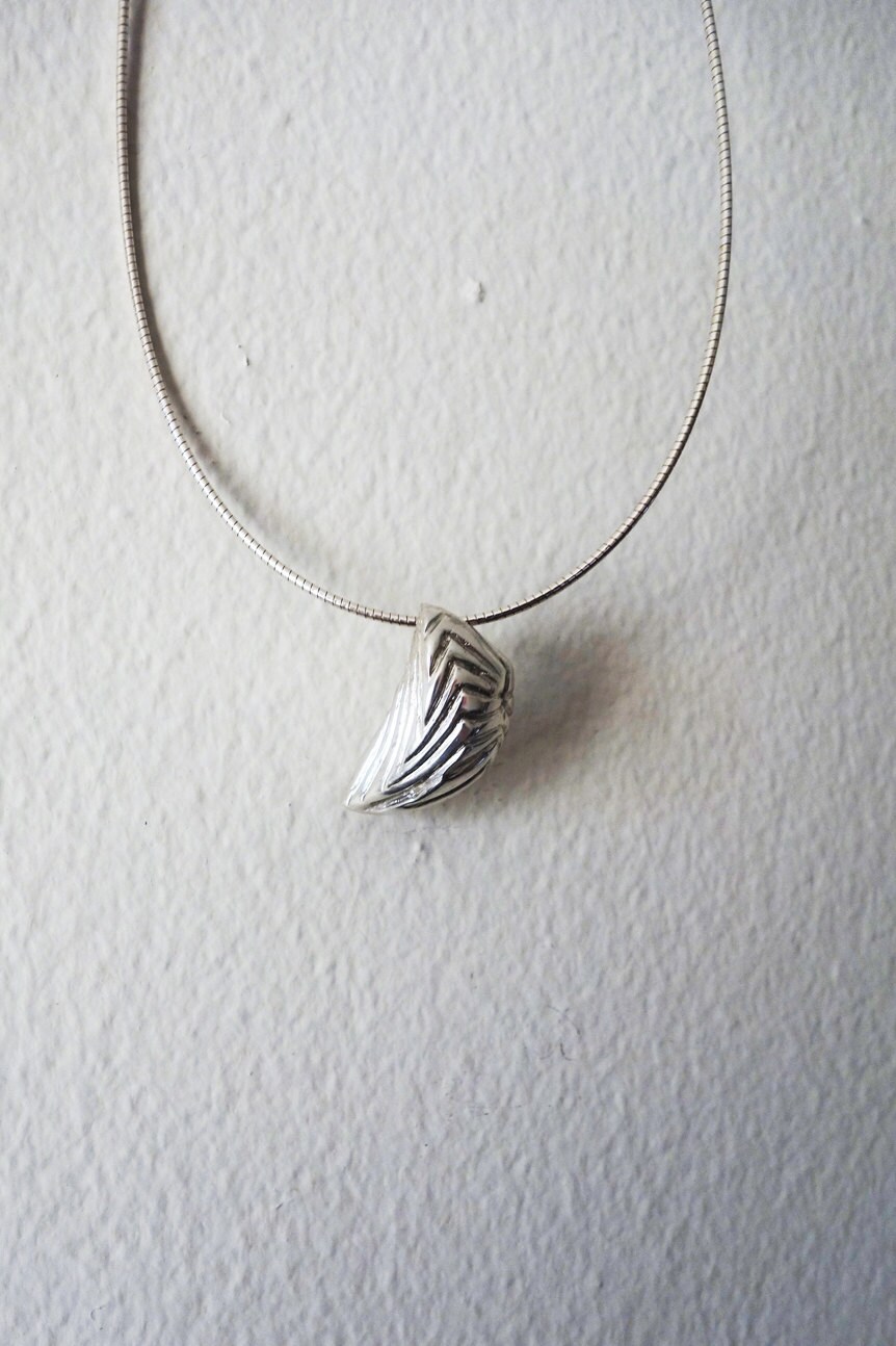 Handgefertigte Sterling Silber Halskette Moderne Kunst Handgefertigte Sterling Silber Halskette Moderne Kunst von JungSunJewellery