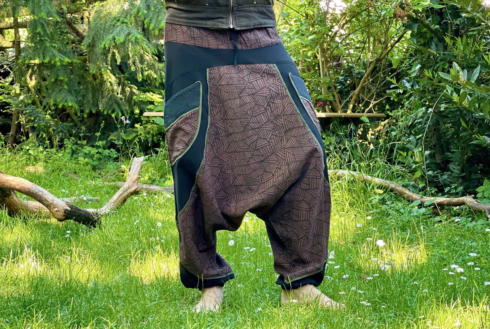 Bedruckte Haremshose ~ Aladinhose Sarouelhose Natürliche Erdfarben Festival Kleidung Unisex Goa Freak Tanzen Jungle Bedruckte Haremshose ~ Aladinhose Sarouelhose Natürliche Erdfarben Festival Kleidung Unisex Goa Freak Tanzen Jungle von JungleTripWear